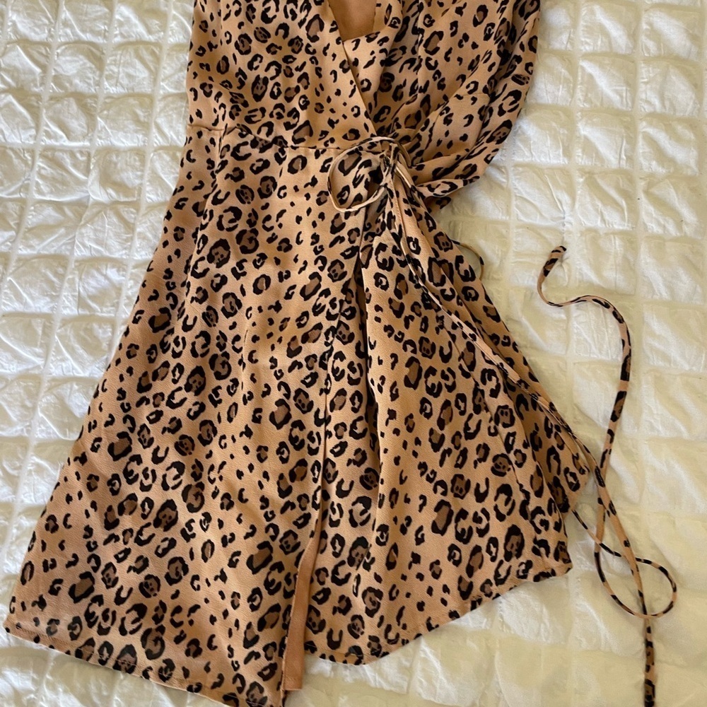 Reformation anchorage feline mini wrap dress - Picture 3 of 9